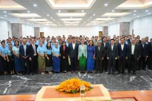 Warm welcome and meeting with senior leadership course participants