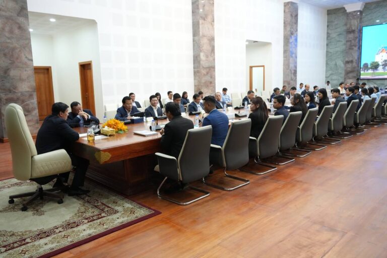 It is noted that Cambodia's human resources are currently stronger, more diverse, and more skilled, which is the hope for the nation's future.