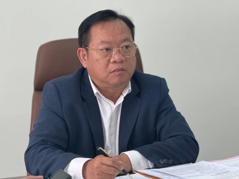 His Excellency Secretary of State Lao Tipsaih invited to lead a meeting to discuss and review the remaining land dispute cases.