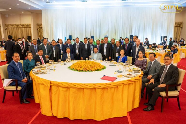 Speaking on the occasion, the President asked journalists to play the role of publicists.