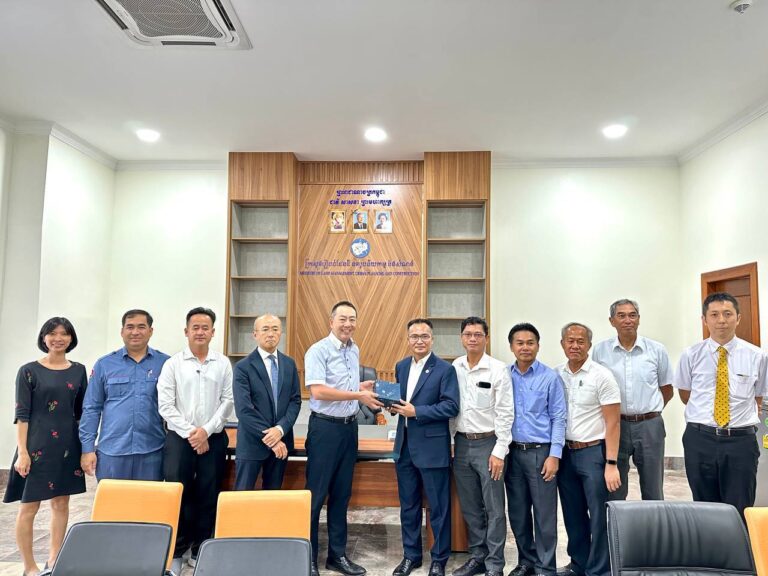 Discuss the study on the Data Collection Survey on the Southern Economic Corridor (Road and Bridge Sector) project on National Road No. 1 and the preparation of the master plan of Ari Yaektra City.