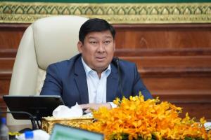 In a courtesy meeting with researchers from the National University of Management