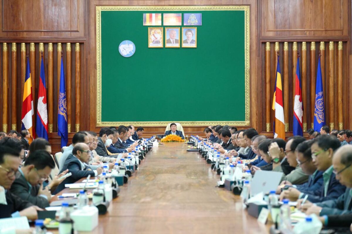 All ministry leaders contribute to transforming President Hun Sen's long-term vision into concrete work and serve the people with all their might.