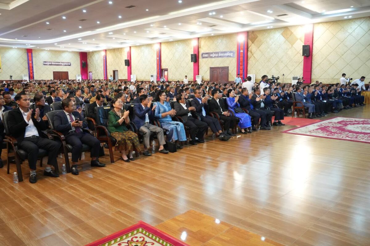 The Royal Government is based in Kampot Province. His Excellency is determined to serve the people of Kampot Province with all his physical and intellectual strength, and will make the people of this province smile every time.