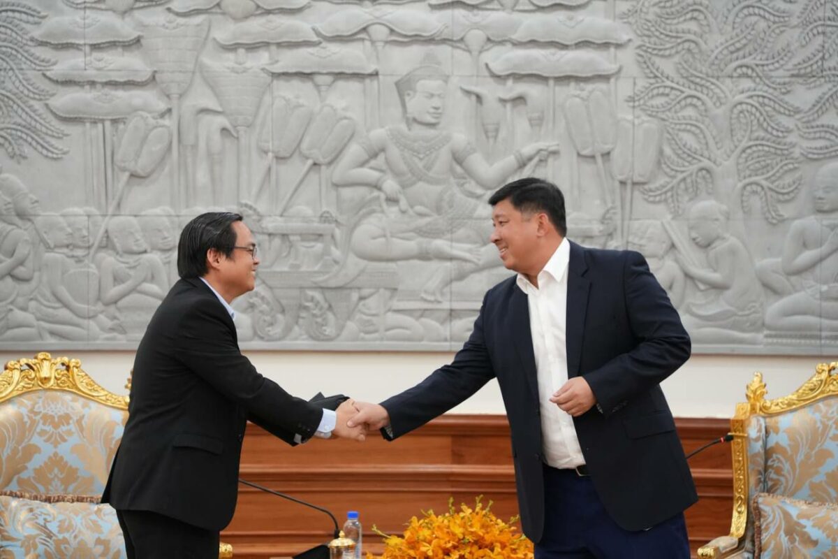 Encourage the Jewelry and Gemstone Association to transform the gemstone industry into an industry that helps drive Cambodian economic growth.