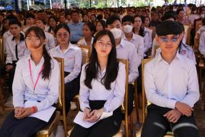 Consider the education sector as an important sector that can transform Sihanoukville into a province rich in human resources with the potential to participate in national development.