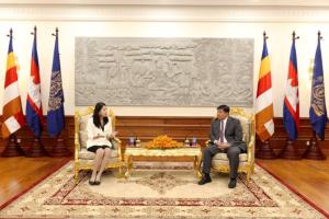 His Excellency Say Samal, Deputy Prime Minister and Minister of Land Management, Urban Planning and Construction, met with Ms. Kim Shomi, representative of the Global Green Growth Institute (GGGI) in Cambodia.