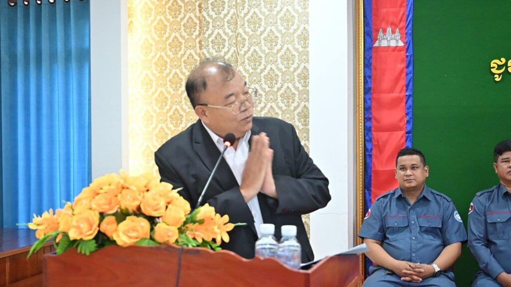His Excellency Sar Sovann delivers a training course on land registration work to the systematic land registration team in Kampong Speu province