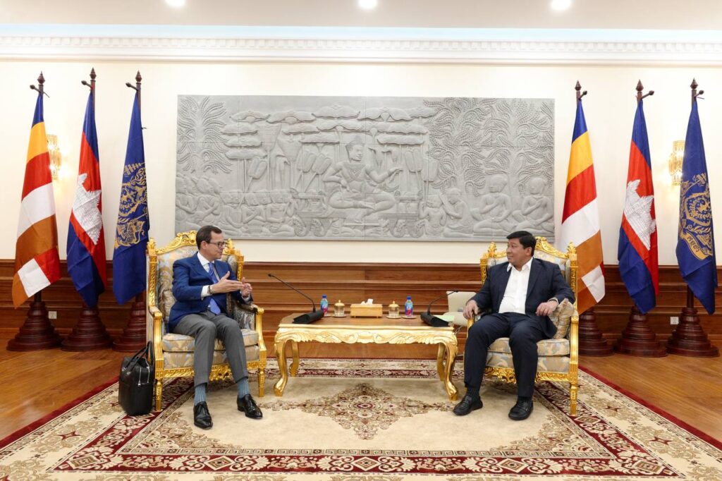 Cambodia-France relations are traditional, and Vinci's presence in Cambodia since 1994 has contributed significantly to economic development, especially in the civil aviation sector in Cambodia.