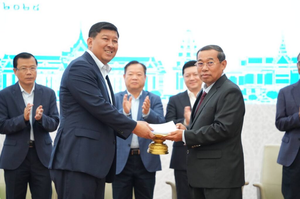 The ceremony to promote the safe village, commune, and sangkat policy was held at the Ministry's office on the morning of November 17, 2025.