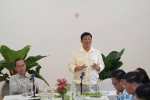 The Ministry of Land Management, Urban Planning and Construction and the National Rectors' Council of Cambodia (RCC) have drawn practical experiences from the economic boom of Koh Rong and proposed ideas to continue strengthening the island's economic base.