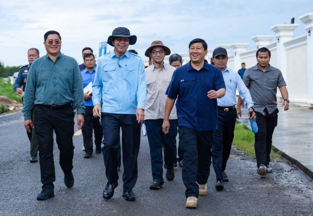 The National Committee for Coastal Management and Development of Cambodia, the local support team, the Preah Sihanouk provincial administration, and investment partners have initiated the development of a boat dock (U Touk) in Stung Hav district.