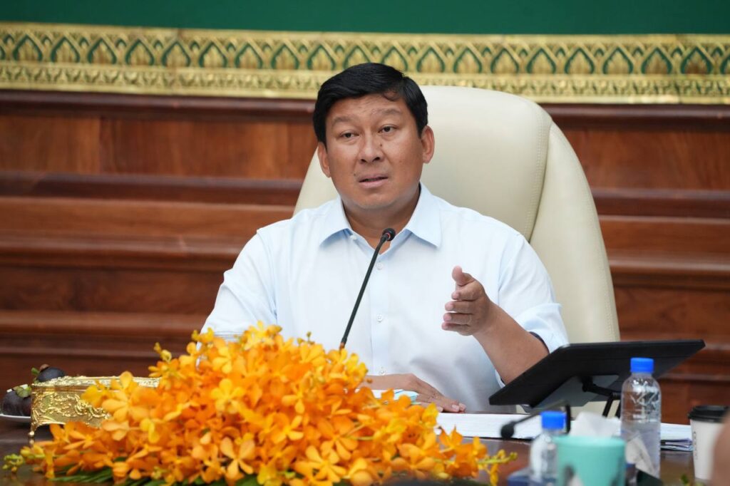 Review priority projects in Cambodia's coastal areas with a view to transforming the coastal areas into economic corridors in line with their potential.