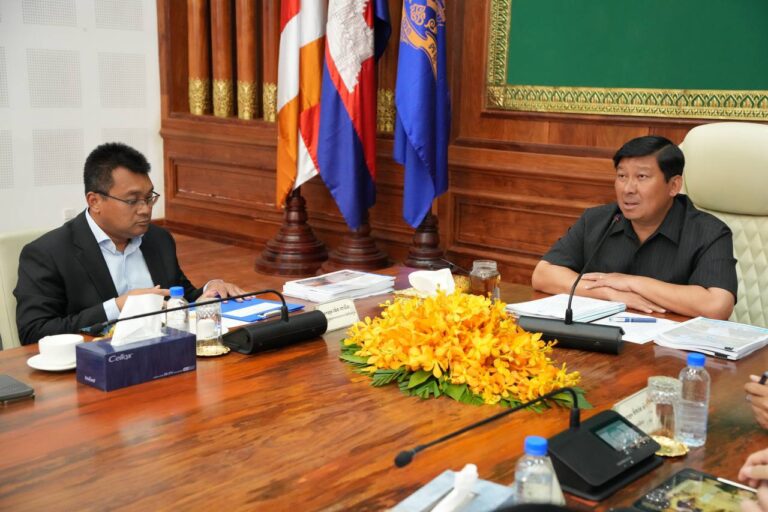 Meeting to discuss urban improvement and planning work at the Ministry of Land Management, Urban Planning and Construction